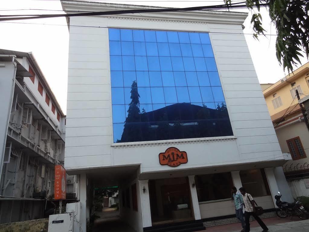 Mjm Plaza Hotel Kochi Bagian luar foto