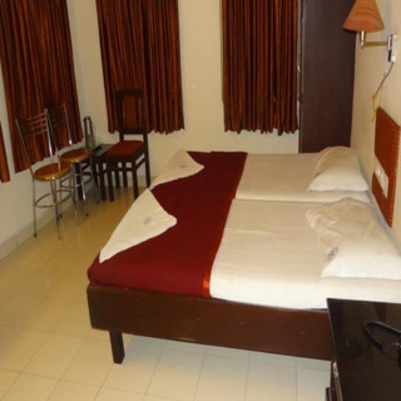 Mjm Plaza Hotel Kochi Bagian luar foto